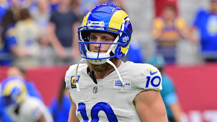 Los Angeles Rams wide receiver Cooper Kupp warms up for a game. | Matt Kartozian-Imagn Images