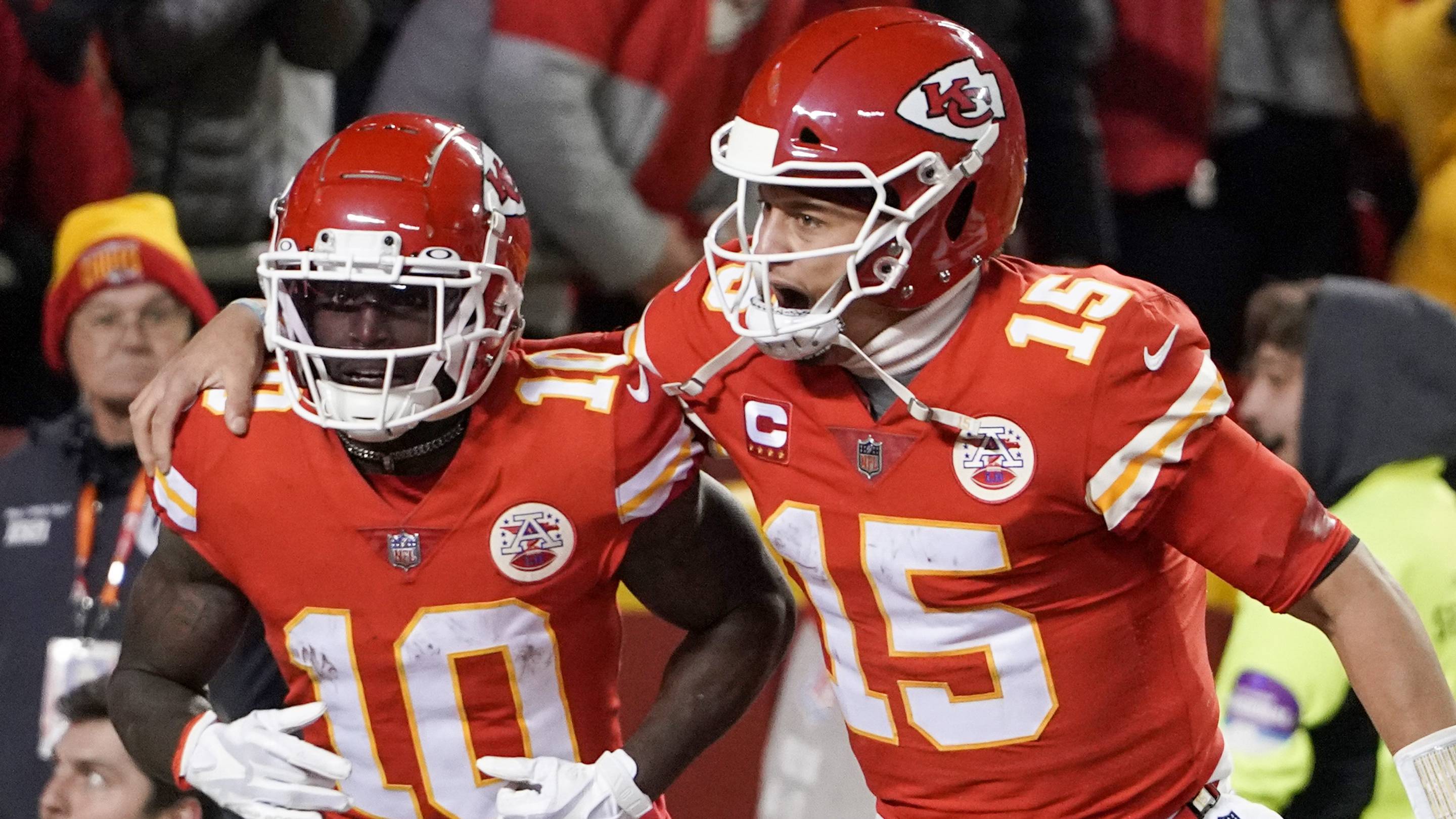 Chiefs On SI Mailbag: Would a Tyreek Hill Reunion Be Good or Bad for the 2026 Chiefs?