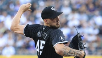 Crochet había sido tentado por varias organizaciones en la MLB