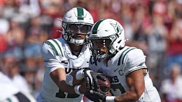 Aug 31, 2024; Pullman, Washington, USA; Portland State Vikings quarterback Dante Chachere (15) hands the ball off to Portland State Vikings running back Quincy Craig (17) during a game against the Washington State Cougars in the first half at Gesa Field at Martin Stadium. Mandatory Credit: James Snook-USA TODAY Sports