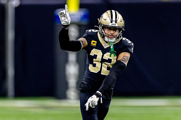 New Orleans Saints S Tyrann Mathieu reacts to a play against the Las Vegas Raiders.