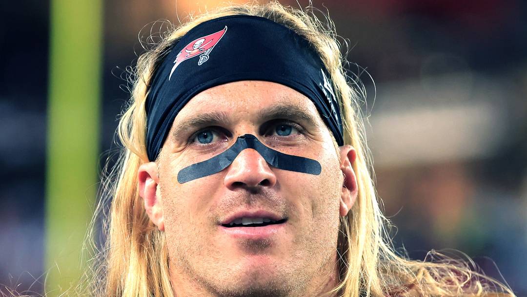 Aug 22, 2026; Tampa, Florida, USA;  Tampa Bay Buccaneers linebacker Alex Anzalone (34) against the Kansas City Chiefs during the first half at Raymond James Stadium.  Mandatory Credit: Kim Klement Neitzel-Imagn Images