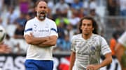 Igor Tudor donnant ses consignes à Mattéo Guendouzi et les joueurs de l'OM.