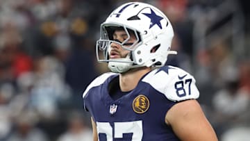 Dallas Cowboys tight end Jake Ferguson warms up prior to the game against the Kansas City Chiefs.