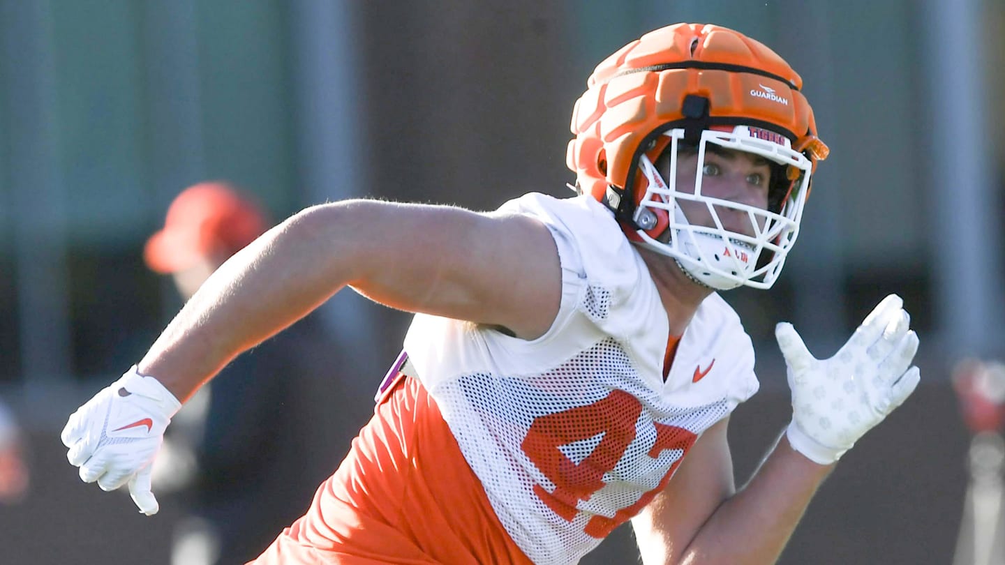 Clemson Secures Top Offensive Lineman, Linebacker Brothers Commit