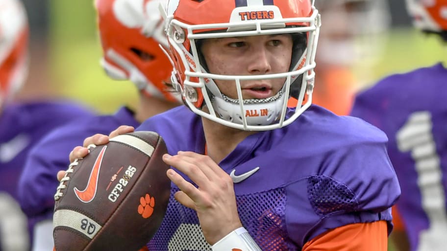 Clemson Tigers quarterback Cade Klubnik
