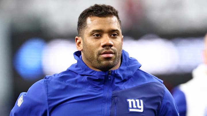 With Jaxson Dart taking over at QB1 for the NY Giants, here's why the Giants should look to trade former starter Russell Wilson.