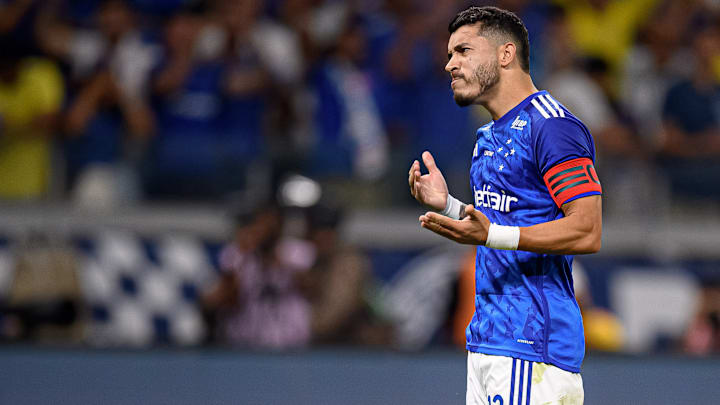 William retorna ao time titular do Cruzeiro para o duelo contra o Internacional William retorna ao time titular do Cruzeiro para o duelo contra o Internacional