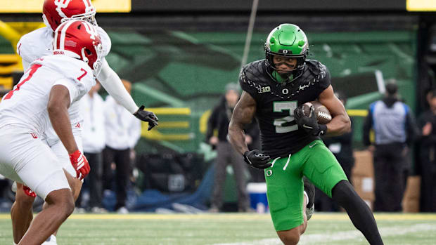 Oregon wide receiver Gary Bryant Jr. carries the ball as the Oregon Ducks host the Indiana Hoosiers Oct. 11, 2025, at Autzen 