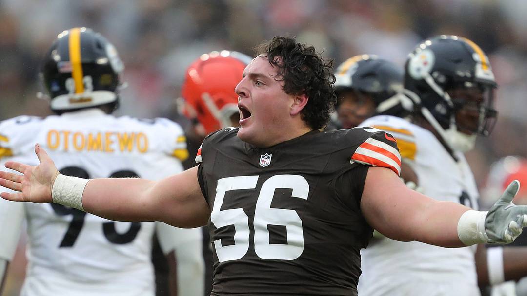 Cleveland Browns center Luke Wypler