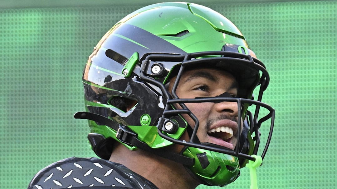 Nov 22, 2025; Eugene, Oregon, USA; Oregon Ducks tight end Kenyon Sadiq (18) celebrates scoring a touch down during the first half against the Southern California Trojans at Autzen Stadium. Mandatory Credit: Troy Wayrynen-Imagn Images