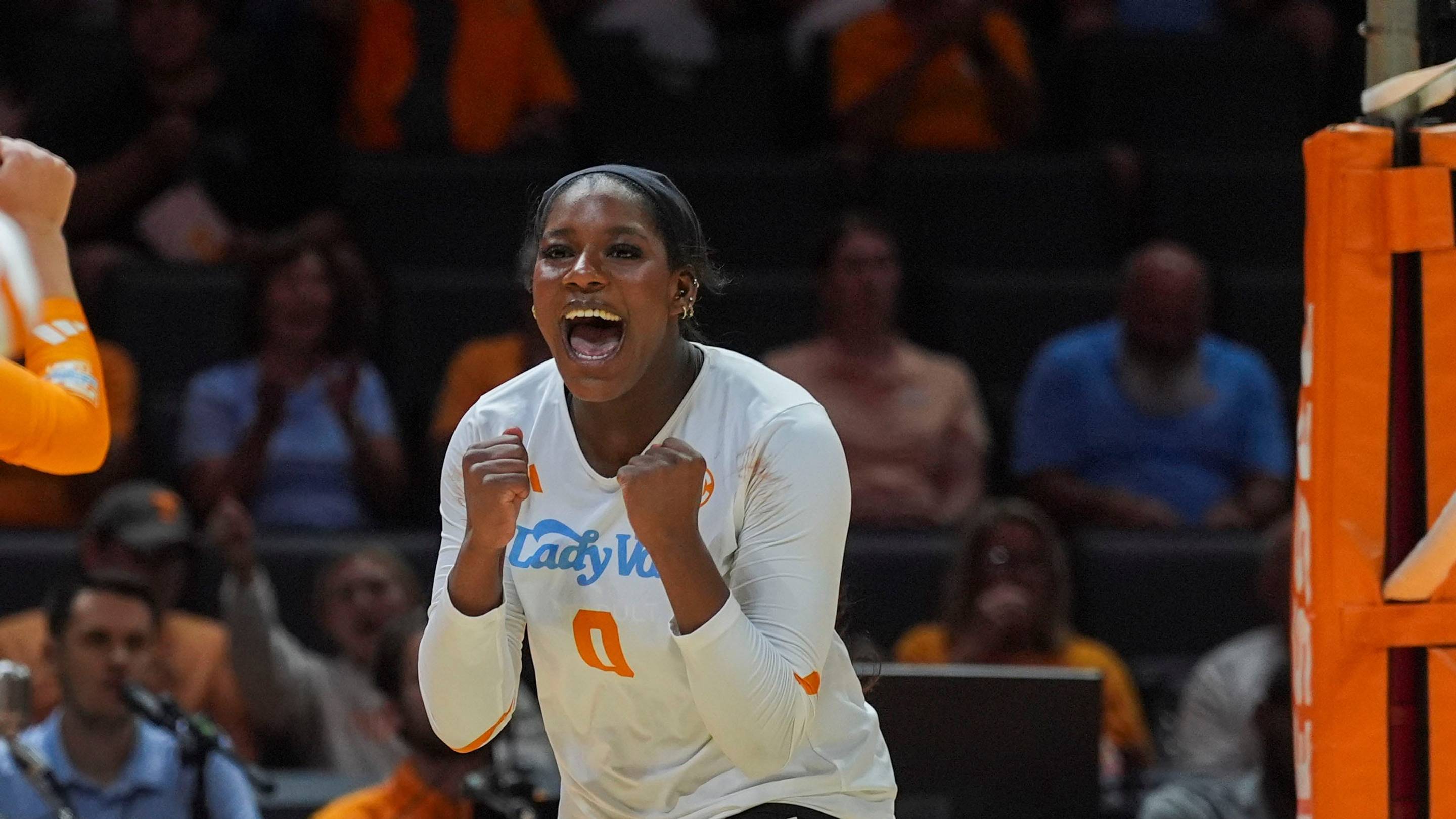Three Lady Vols Volleyball Players Earn SEC Weekly Honors