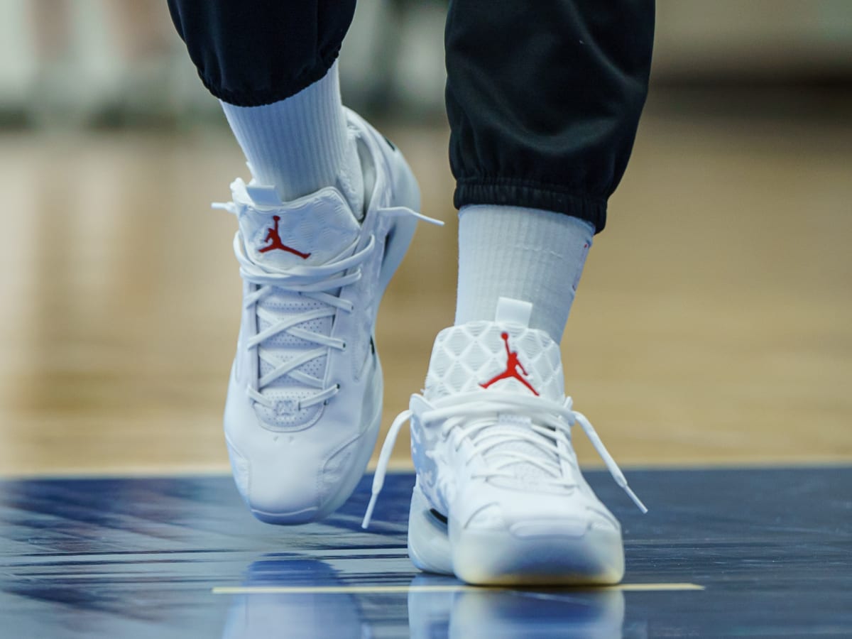 Air jordan 11 platinum tint on feet top