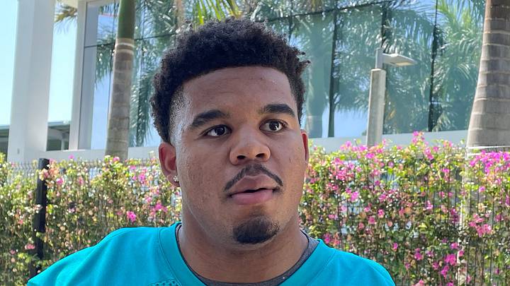 Miami Dolphins edge rusher Chop Robinson