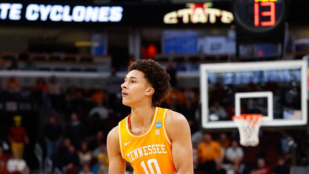 Mar 27, 2026; Chicago, IL, USA; Tennessee Volunteers forward Nate Ament (10) shoots in the second half against the Iowa State Cyclones  during a Sweet Sixteen game of the Midwest Regional of the men's 2026 NCAA Tournament at United Center.