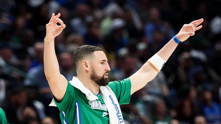 Dallas Mavericks guard Klay Thompson (31) 