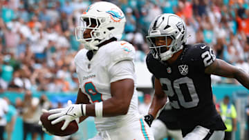 Miami Dolphins TE Jonnu Smith
