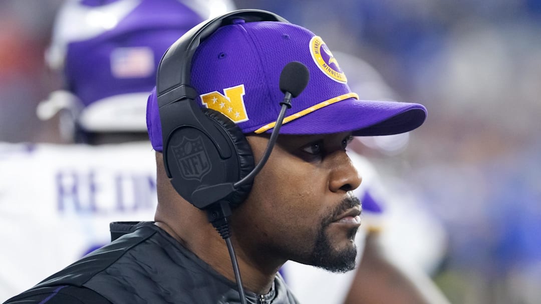 Jan 13, 2025; Glendale, AZ, USA; Minnesota Vikings defensive coordinator Brian Flores against the Los Angeles Rams during an NFC wild card game at State Farm Stadium. Mandatory Credit: Mark J. Rebilas-Imagn Images Jan 13, 2025; Glendale, AZ, USA; Minnesota Vikings defensive coordinator Brian Flores against the Los Angeles Rams during an NFC wild card game at State Farm Stadium. Mandatory Credit: Mark J. Rebilas-Imagn Images