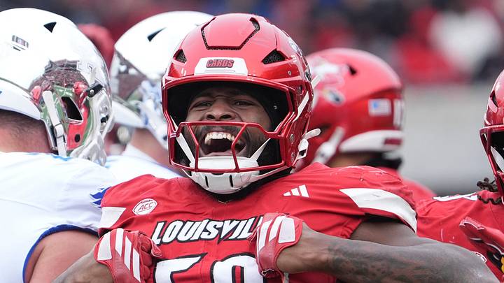 Louisville Cardinals defensive end Wesley Bailey.