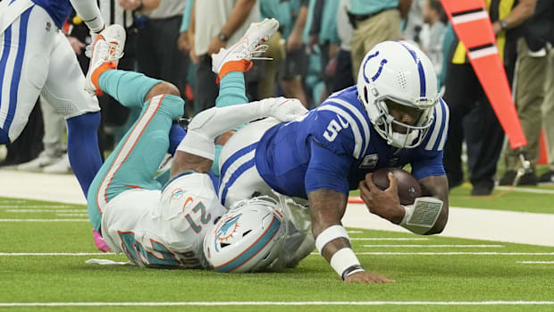 Indianapolis Colts quarterback Anthony Richardson (5) rushes with the ball during a game against the Miami Dolphins.