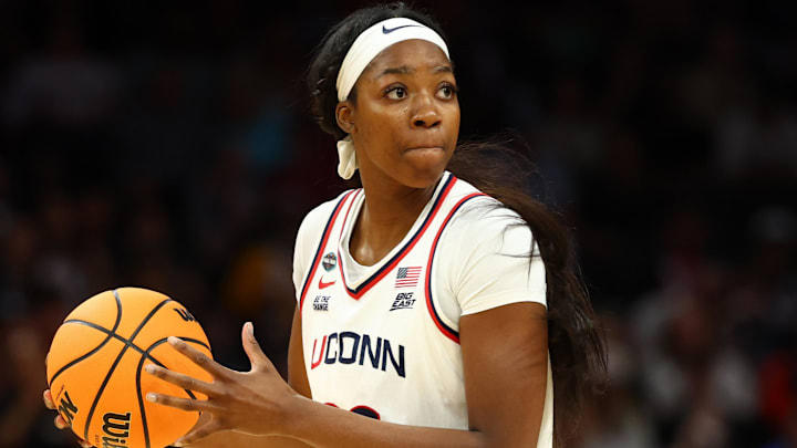 Apr 3, 2026; Phoenix, AZ, USA; UConn Huskies forward Serah Williams (22) against South Carolina Gamecocks during the semifinal of the Final Four of the women's 2026 NCAA Tournament at Mortgage Matchup Center. Mandatory Credit: Mark J. Rebilas-Imagn Images