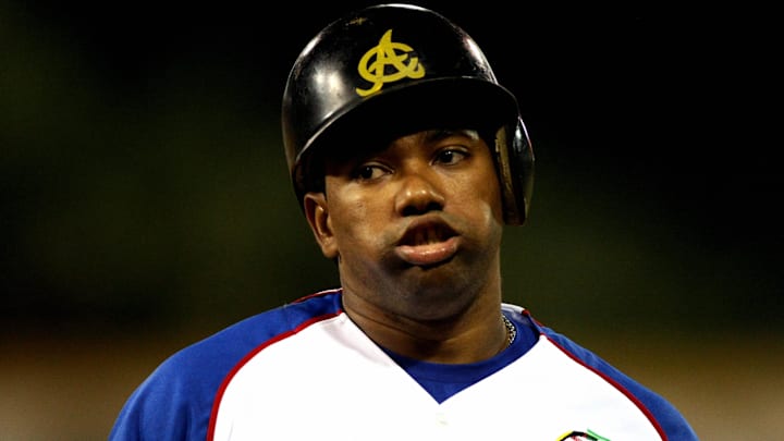 Miguel Tejada  reforzó siempre que pudo a las Águilas Cibaeñas