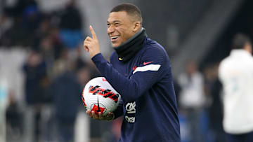 Mbappé participou de 40 dos 81 gols do PSG na atual temporada