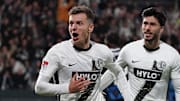 Fisnik Asllani (l.) könnte seinem Trainer Horst Steffen nach Bremen folgen