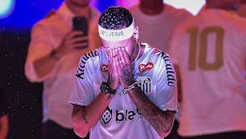 O Menino da Vila está de volta! Neymar retornou ao Santos, clube que o revelou. 
