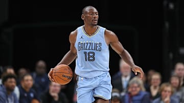 Los Lakers podrían firmar a Bismack Biyombo como uno de los sustitutos de Anthony Davis 