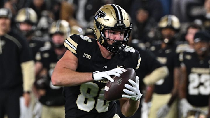 Nov 16, 2024; West Lafayette, Indiana, USA; Purdue Boilermakers tight end Max Klare (86) catches a pass during the second half against the Penn State Nittany Lions at Ross-Ade Stadium. Mandatory Credit: Marc Lebryk-Imagn Images Nov 16, 2024; West Lafayette, Indiana, USA; Purdue Boilermakers tight end Max Klare (86) catches a pass during the second half against the Penn State Nittany Lions at Ross-Ade Stadium. Mandatory Credit: Marc Lebryk-Imagn Images