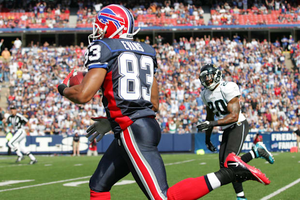 Former Buffalo Bills wide receiver Lee Evans running after catch.