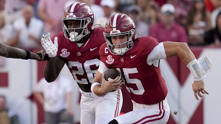 Alabama quarterback Ty Simpson (15)