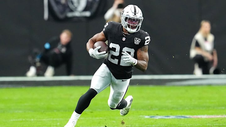 Las Vegas Raiders running back Alexander Mattison