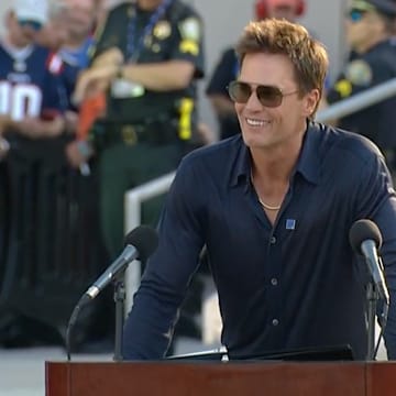 Tom Brady roasted the Jets after the Patriots unveiled his statue at Gillette Stadium.