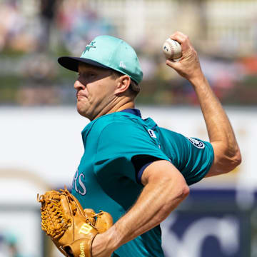 Seattle Mariners pitcher Brett de Geus against the Texas Rangers during a spring training baseball game at Surprise Stadium on March 18, 2024.