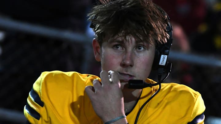 Moeller quarterback Matt Ponatoski, the Ohio Gatorade Football Player of the Year in both football and baseball, has committed to play both sports at the University of Kentucky. Moeller quarterback Matt Ponatoski, the Ohio Gatorade Football Player of the Year in both football and baseball, has committed to play both sports at the University of Kentucky.