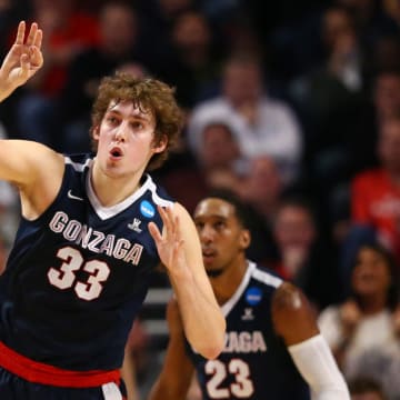 Mar 25, 2016; Chicago, IL, USA; Gonzaga Bulldogs forward Kyle Wiltjer (33) reacts against the Syracuse Orange during the first half in a semifinal game in the Midwest regional of the NCAA Tournament at United Center. Mandatory Credit: Dennis Wierzbicki-USA TODAY Sports