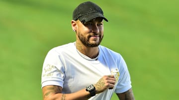 Neymar reestreia pelo Santos em duelo contra o Botafogo-SP