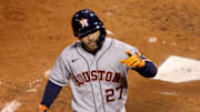 Un jonrón de José Altuve empató el cuarto juego de la Serie de Campeonato de la Liga Americana 