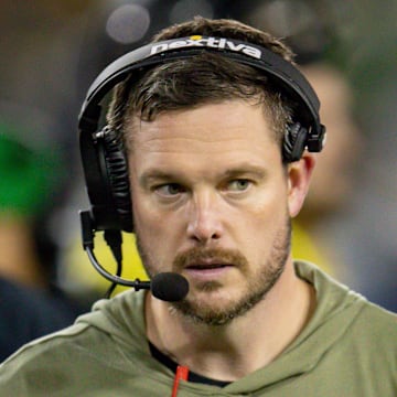 Dan Lanning College Football Oregon Ducks betting odds USC Trojans Lincoln Riley weather injuries eugene autzen stadium big ten