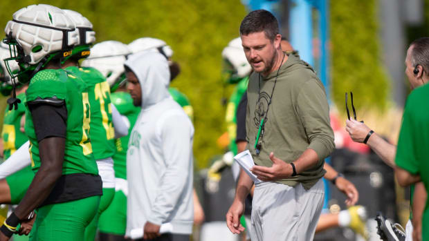 Oregon head coach Dan Lanning during practice with the Oregon Ducks Wednesday 