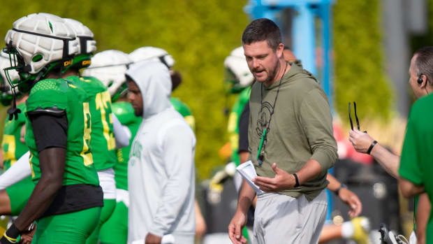 Oregon head coach Dan Lanning during practice with the Oregon Ducks Wednesday Aug. 21, 2024 at the Hatfield-Dowlin Complex in