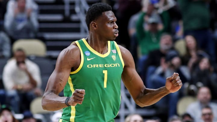 Mar 21, 2024; Pittsburgh, PA, USA; Oregon Ducks center N'Faly Dante (1) celebrates after a play during the second half of the game against the South Carolina Gamecocks in the first round of the 2024 NCAA Tournament at PPG Paints Arena.
