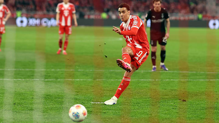 Jamal Musiala verwandelt Elfmeter Jamal Musiala verwandelt Elfmeter