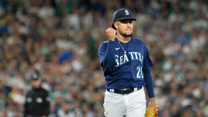 Seattle Mariners starting pitcher Luis Castillo (21).