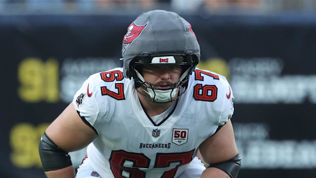 Tampa Bay Buccaneers offensive tackle Luke Goedeke (67) at the line of scrimmage against the Pittsburgh Steelers. 