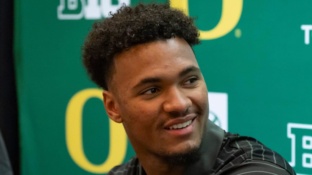 Oregon tight end Kenyon Sadiq talks with reporters during Oregon football’s Media Day on July 28, 2025, at Autzen Stadium in Eugene. Oregon tight end Kenyon Sadiq talks with reporters during Oregon football’s Media Day on July 28, 2025, at Autzen Stadium in Eugene.
