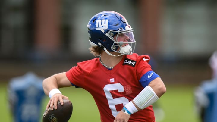 New York Giants quarterback Jaxson Dart (6) throws a pass during rookie minicamp at Quest Diagnostics Training Center. New York Giants quarterback Jaxson Dart (6) throws a pass during rookie minicamp at Quest Diagnostics Training Center.
