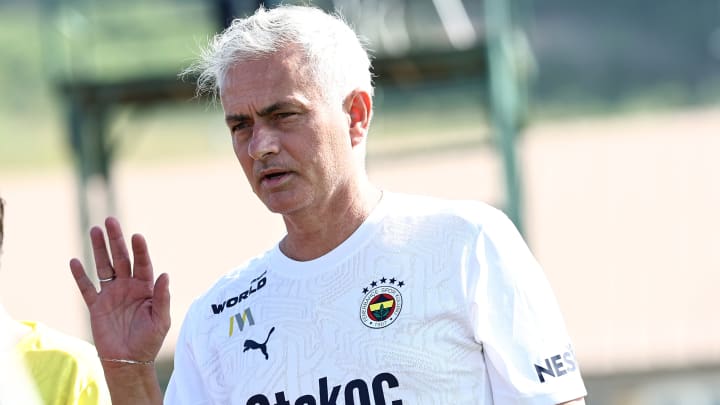 José Mourinho et le Fenerbahçe se dressent face au LOSC pour le troisième tour préliminaire de Ligue des Champions